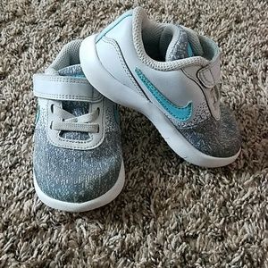 Toddler Nike size 6